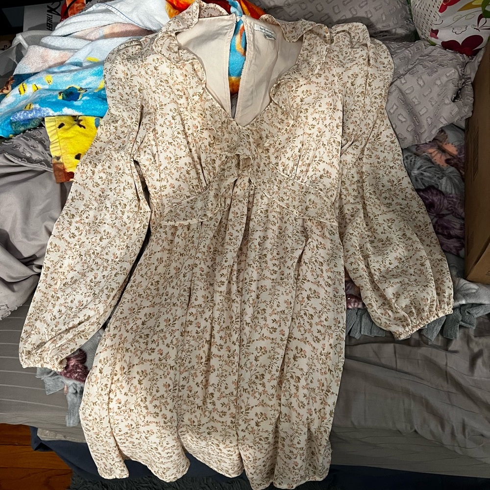American Eagle Outfitters Cream Floral Long Sleeve Dress